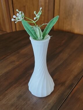 Hoosier Glass Vintage White Milk Glass Bud Vase